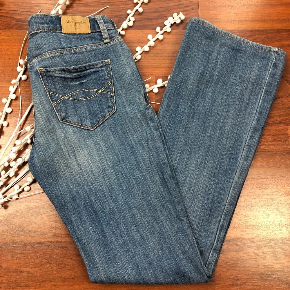 Abercrombie and Fitch medium wash Emma fit Sz. 00S